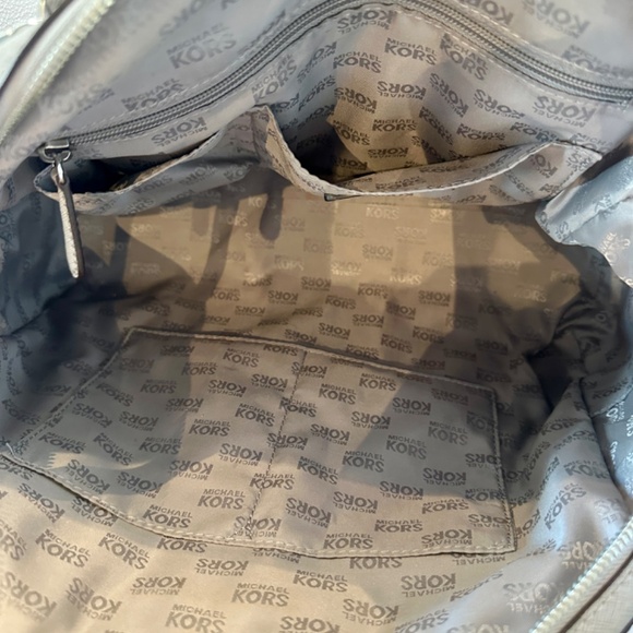 MICHAEL KORS DOVE GREY HANDBAG - Picture 2 of 2